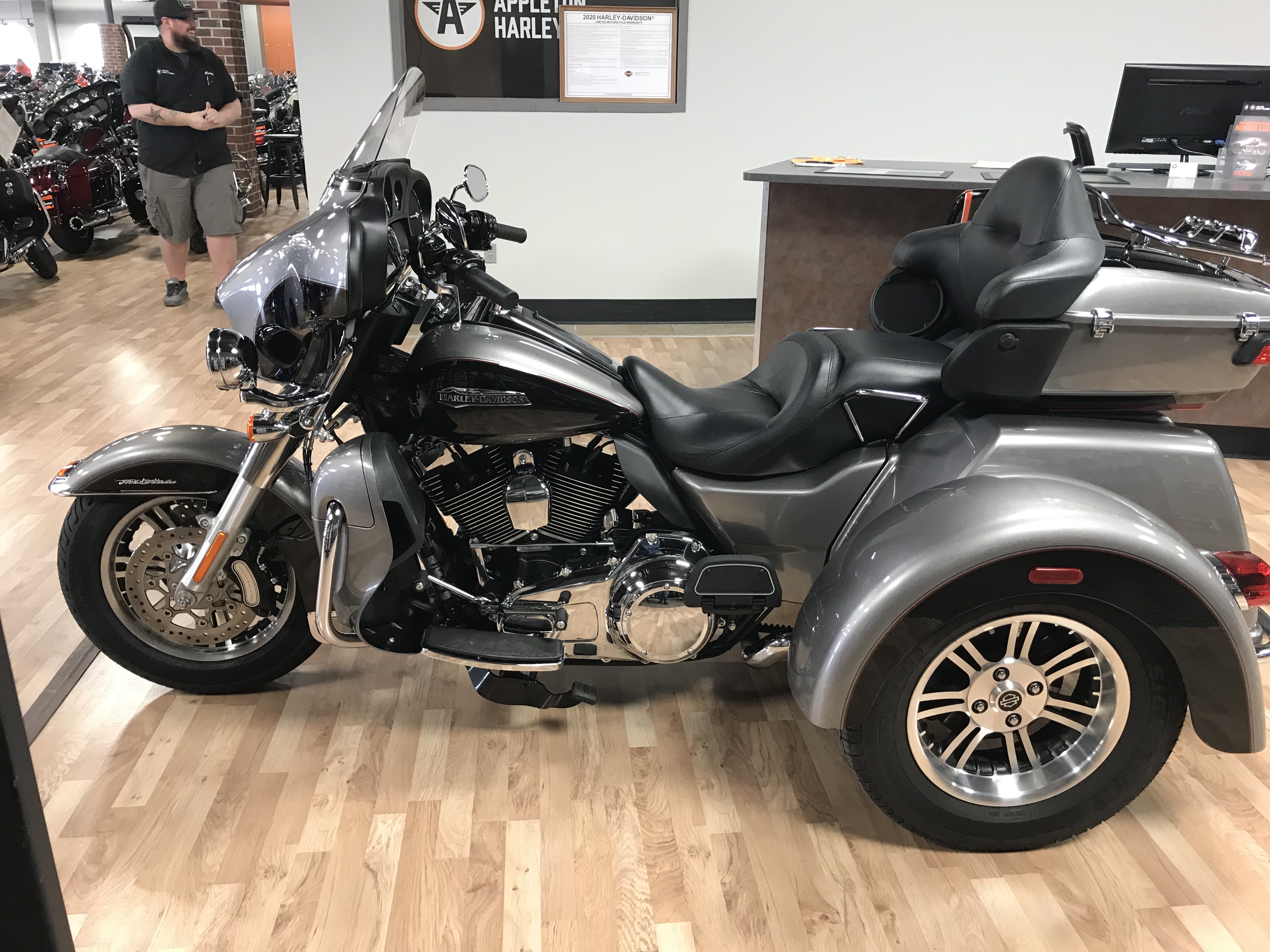 2016 Harley-davidson Tri Glide Ultra For Sale Serving Oshkosh, Neenah 