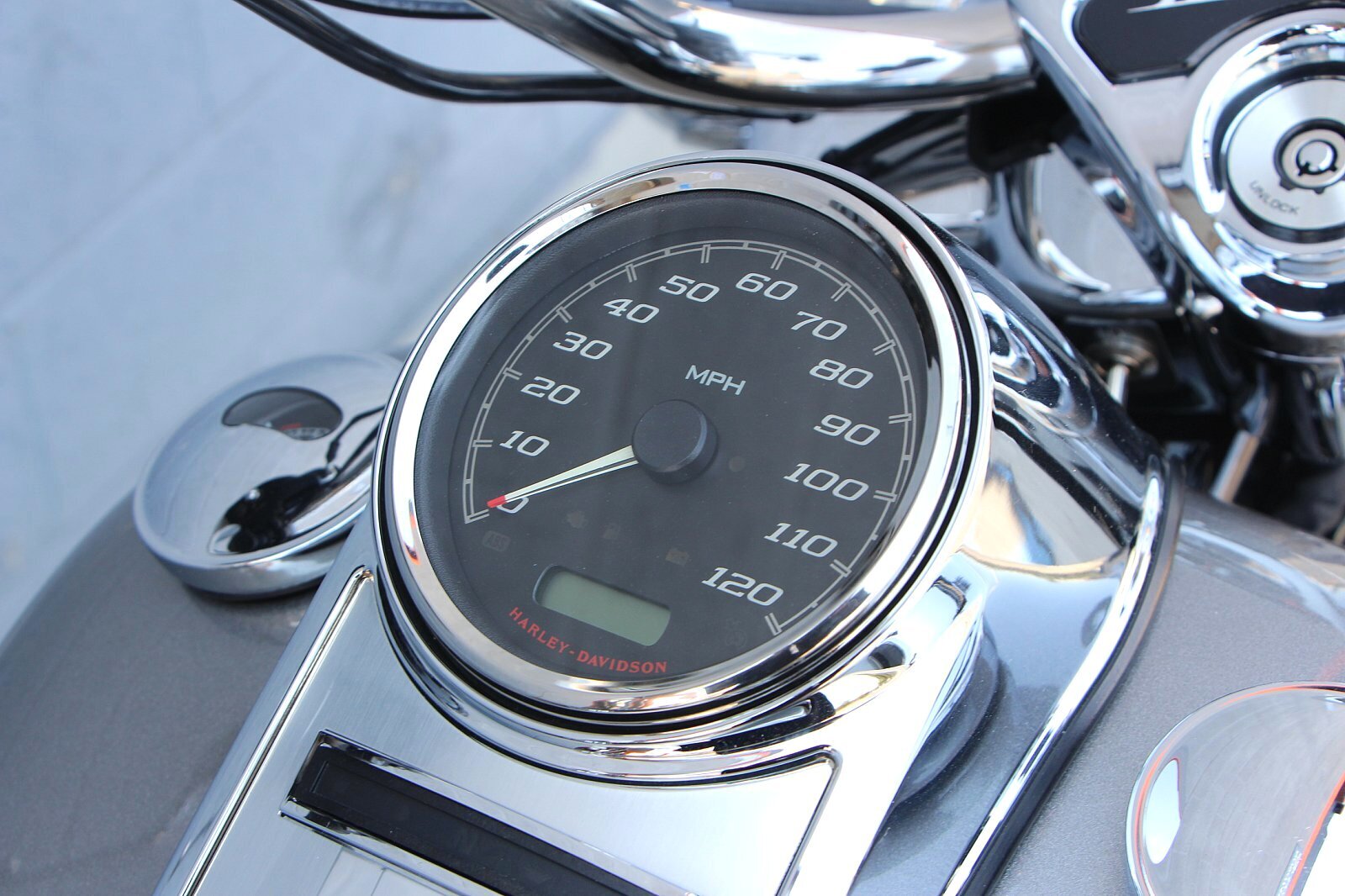 2017 Harley-Davidson Road King [13]