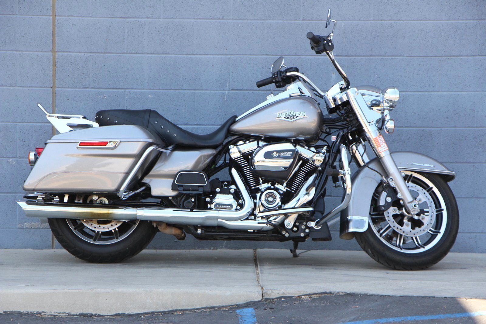 2017 Harley-Davidson Road King [19]