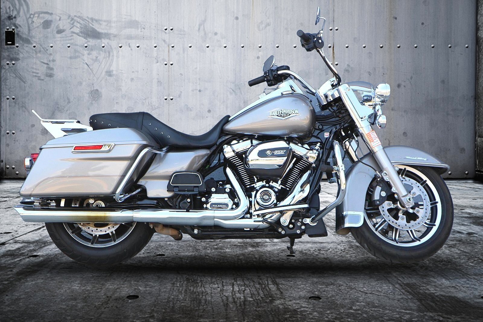 2017 Harley-Davidson Road King [1]