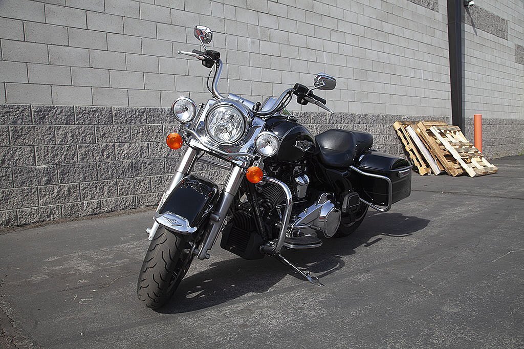 2017 Harley-Davidson Road King [10]