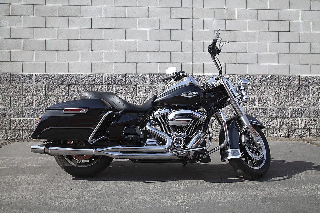 2017 Harley-Davidson Road King [16]