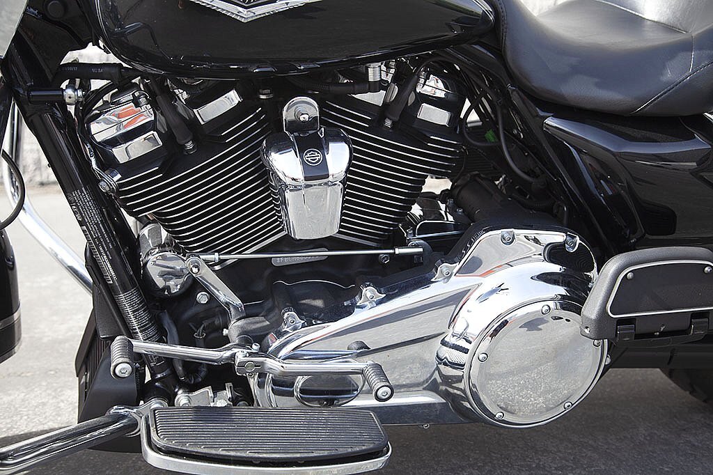 2017 Harley-Davidson Road King [11]