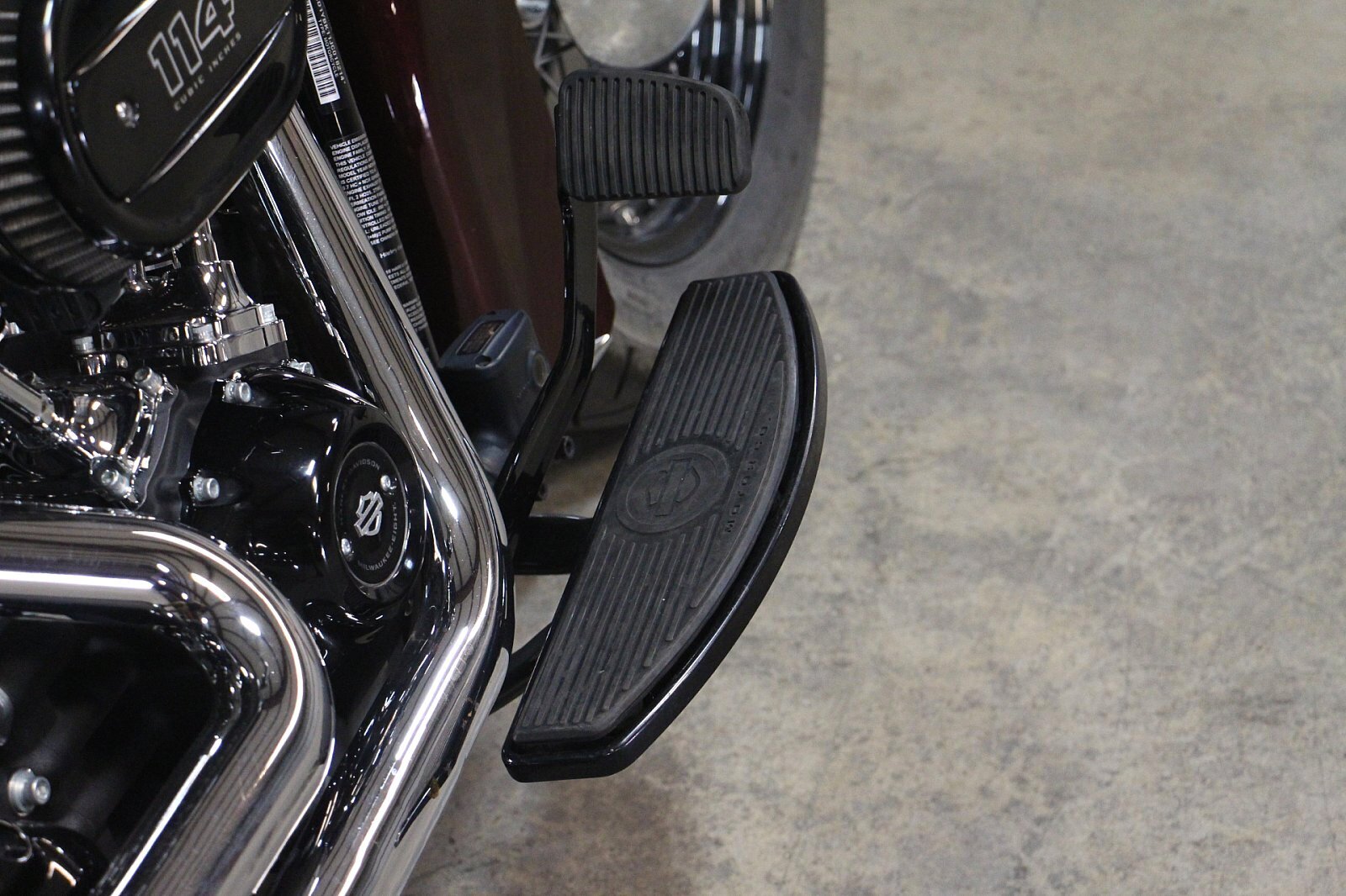 2018 Harley-Davidson FLHCS [13]