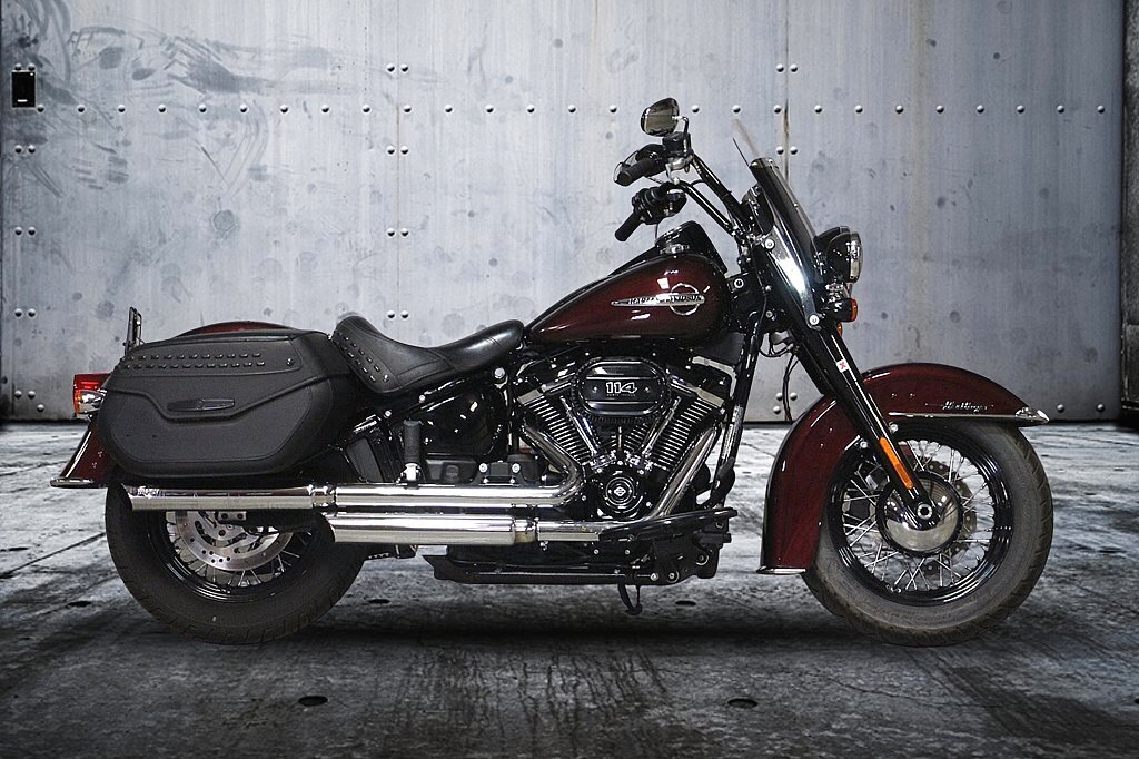 2018 Harley-Davidson FLHCS [1]