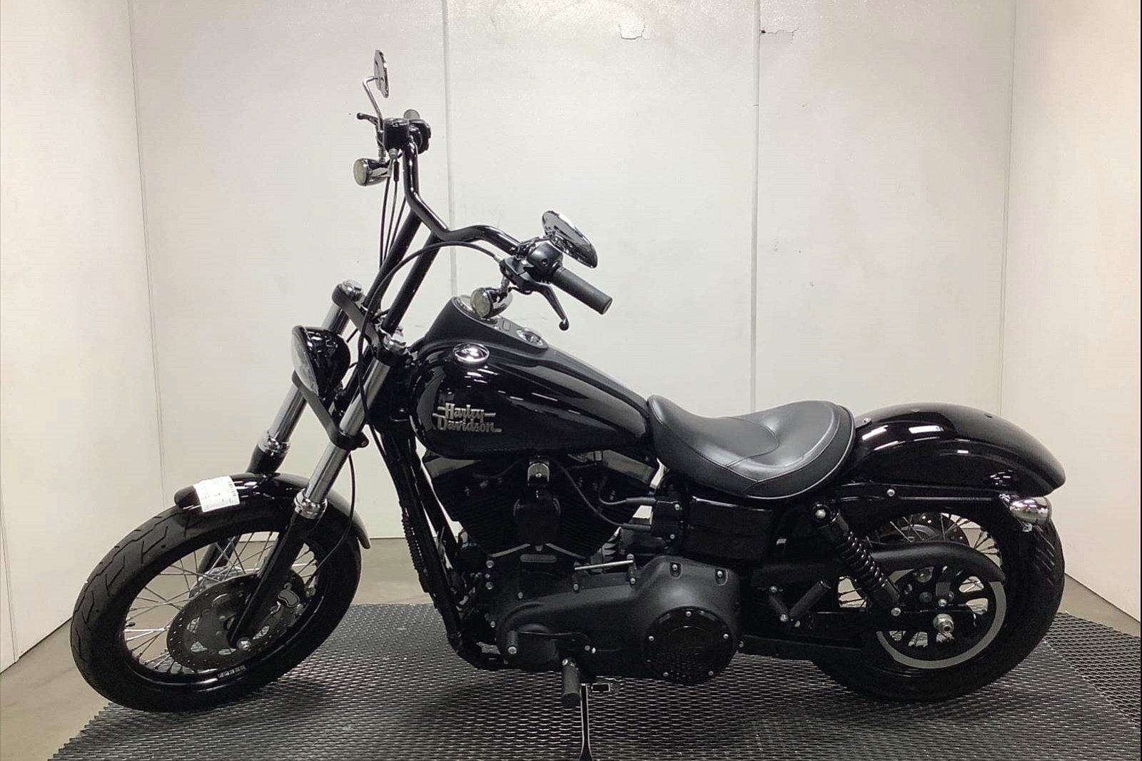 2017 Harley-Davidson Street Bob [2]