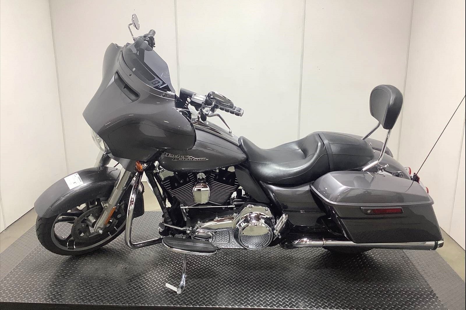 2015 Harley-Davidson Street Glide Special [2]