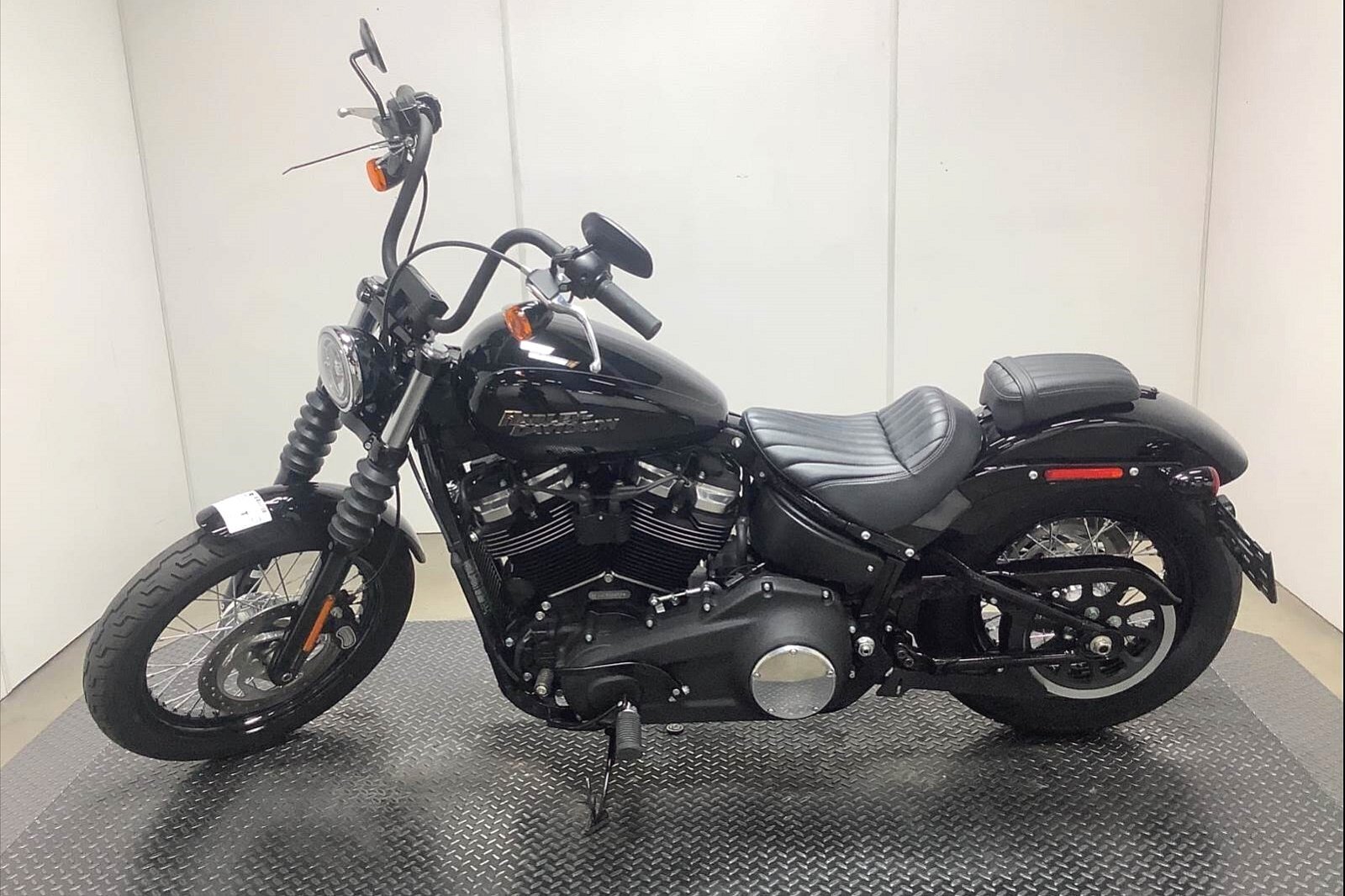 2020 Harley-Davidson Street Bob [2]