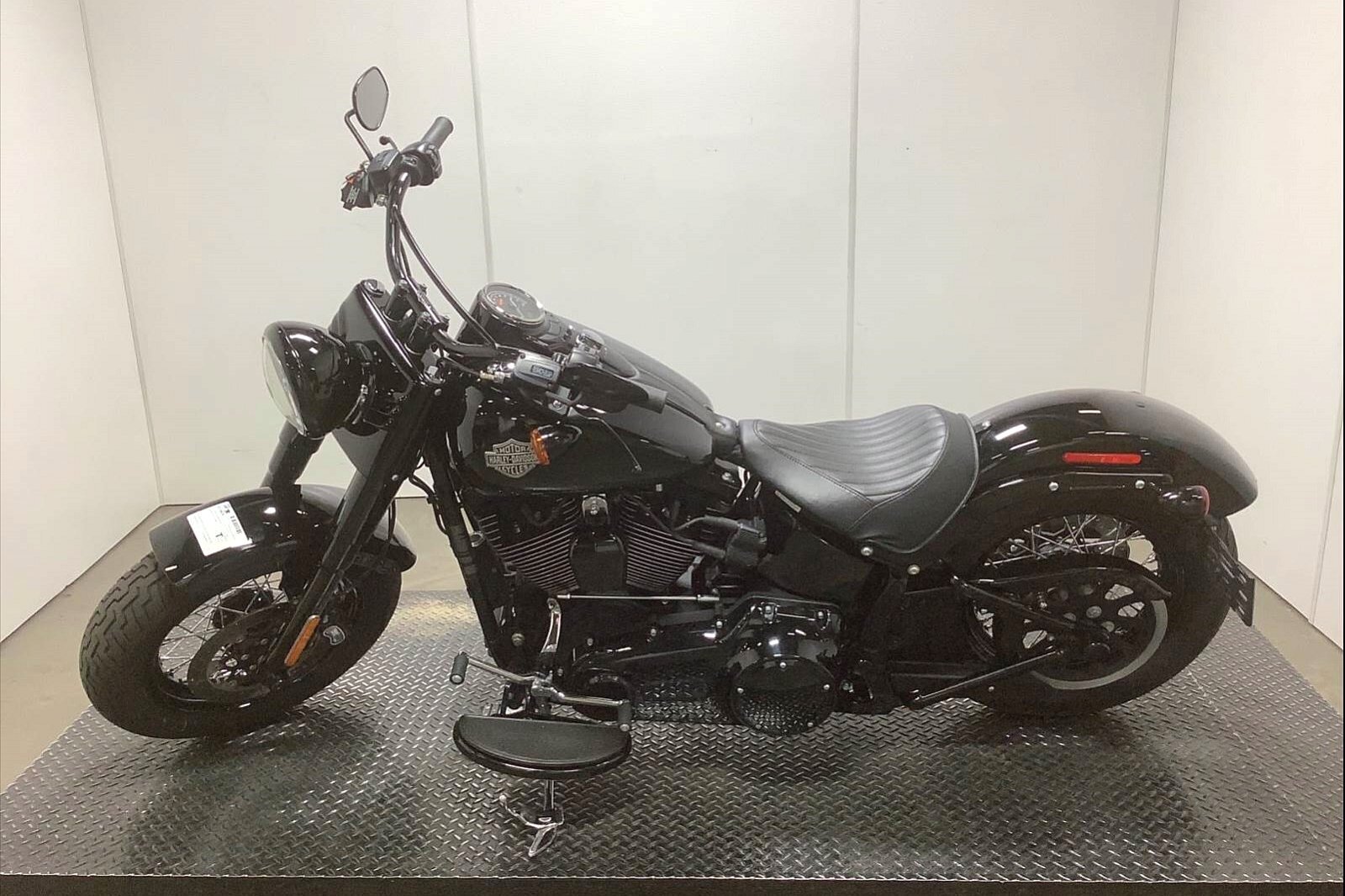 2017 Harley-Davidson Softail Slim [2]