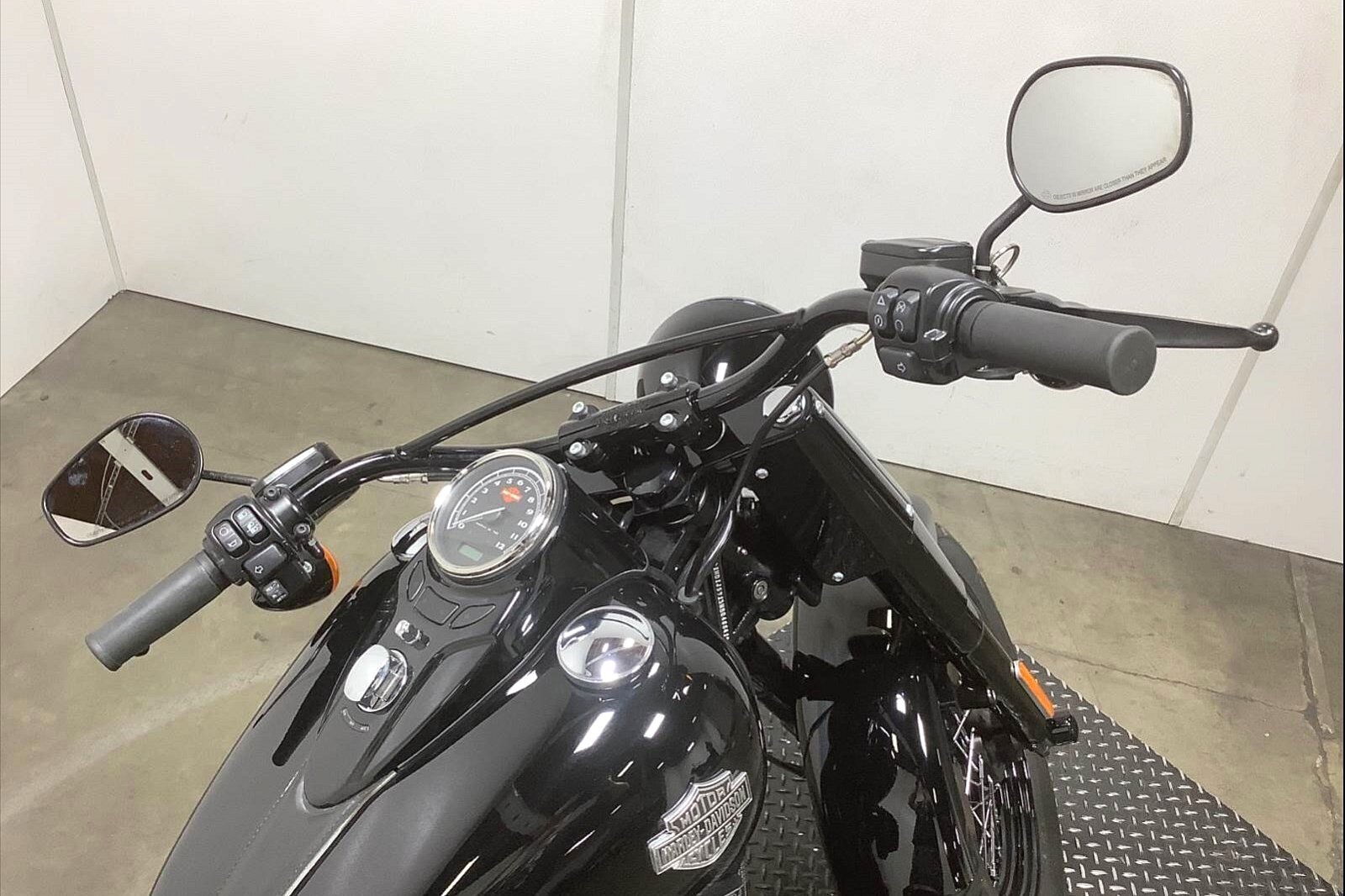 2017 Harley-Davidson Softail Slim [4]