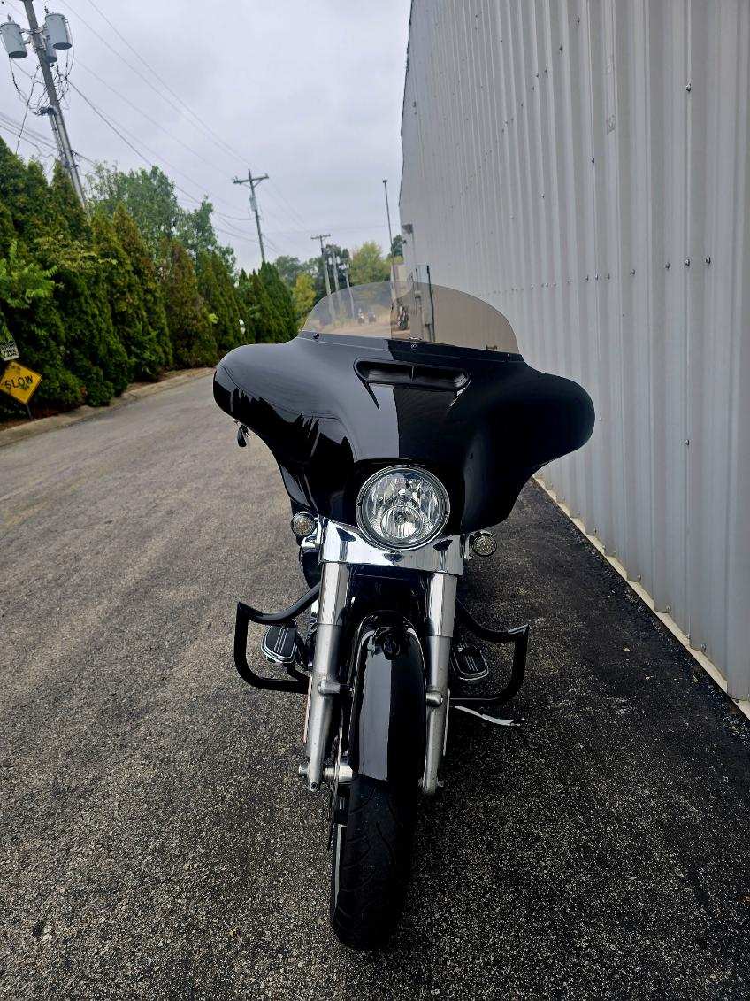 2022 Harley-Davidson Street Glide [2]