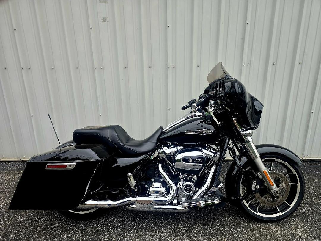 2022 Harley-Davidson Street Glide [1]