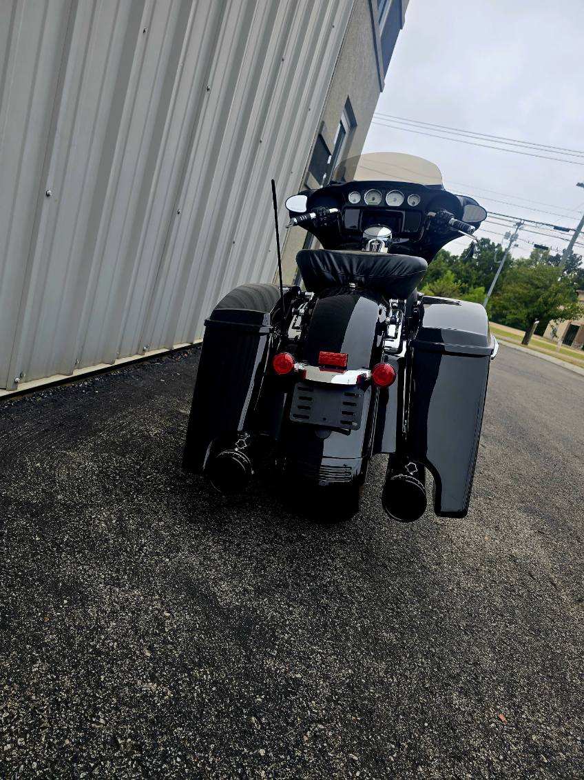 2022 Harley-Davidson Street Glide [4]