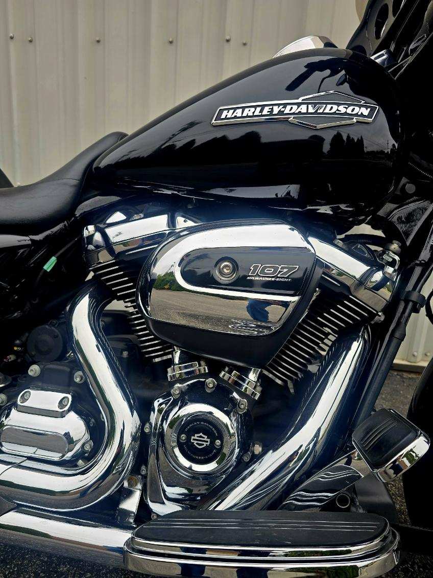 2022 Harley-Davidson Street Glide [1]