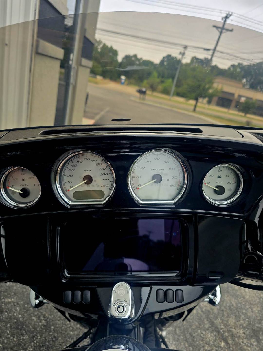 2022 Harley-Davidson Street Glide [3]